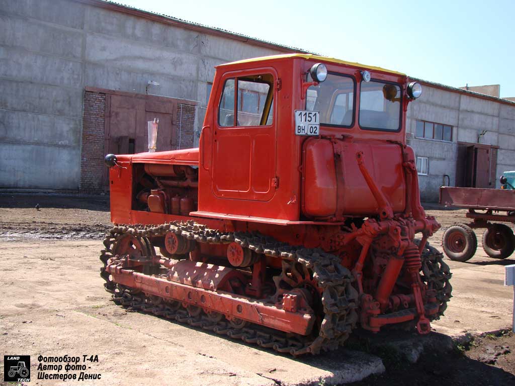 Т4 алтаец. Т-4 трактор. Алтаец трактор т-4. Трактор гусеничный т-4а. Трактор т4 СССР.